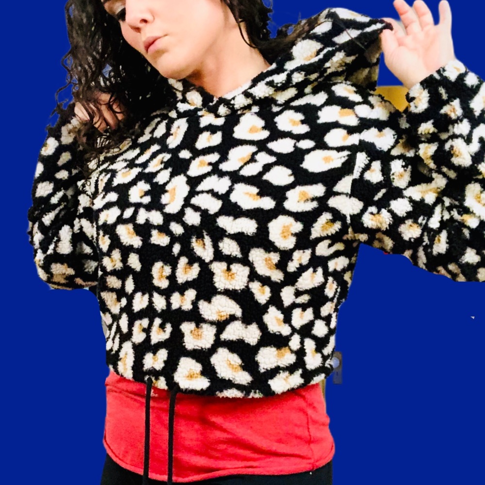 👟 Cheetah cropped hoodie